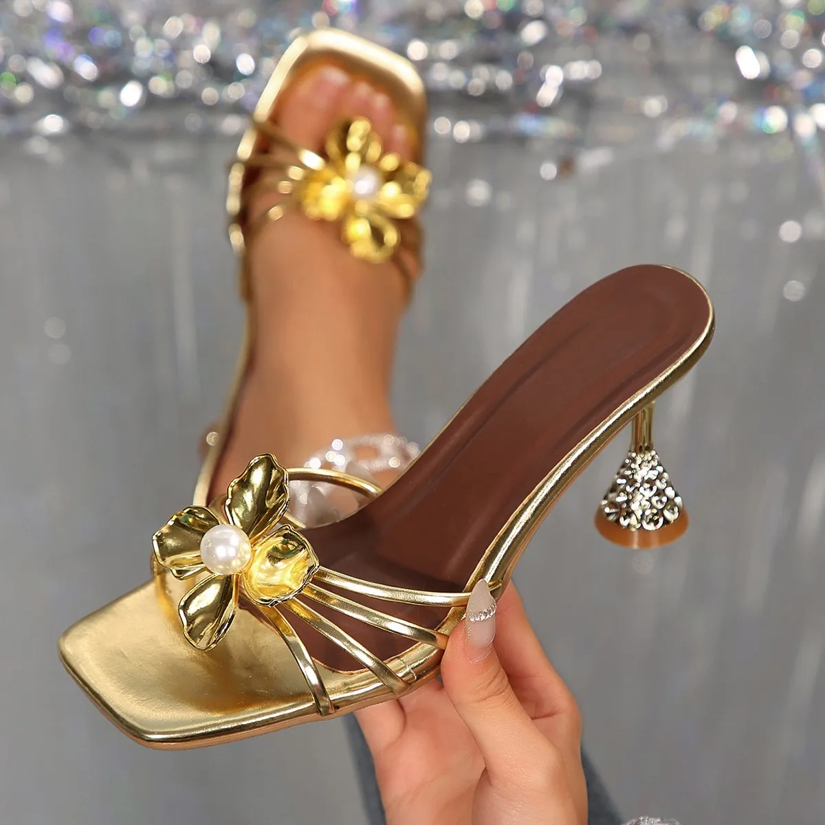 Vintage Fashion Designers - Sandal Wanita Vintage Berbahan Logam dengan