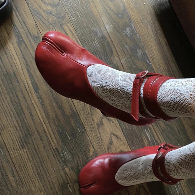 Vintage Fashion Designers - Sepatu Wanita Model Vintage Musim Semi